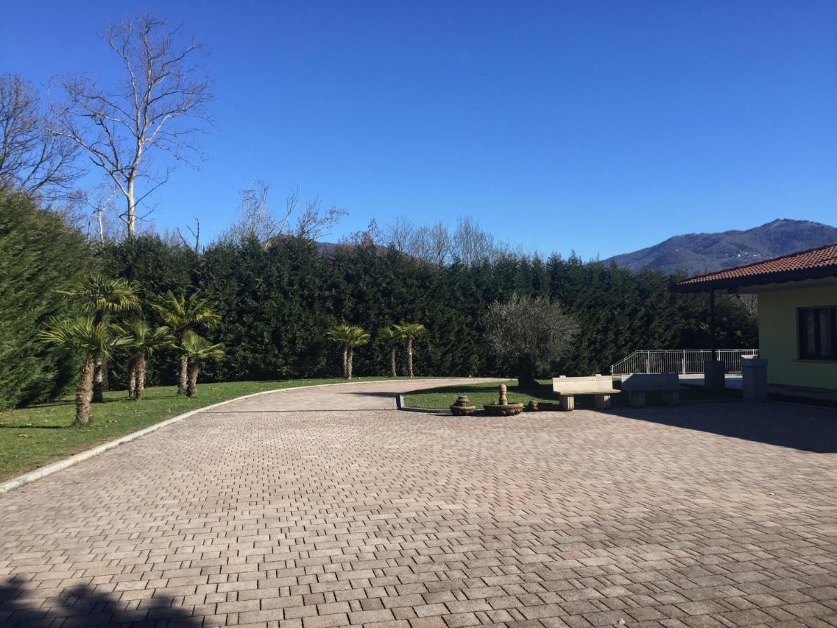 Villa Althea Ronago Exterior photo